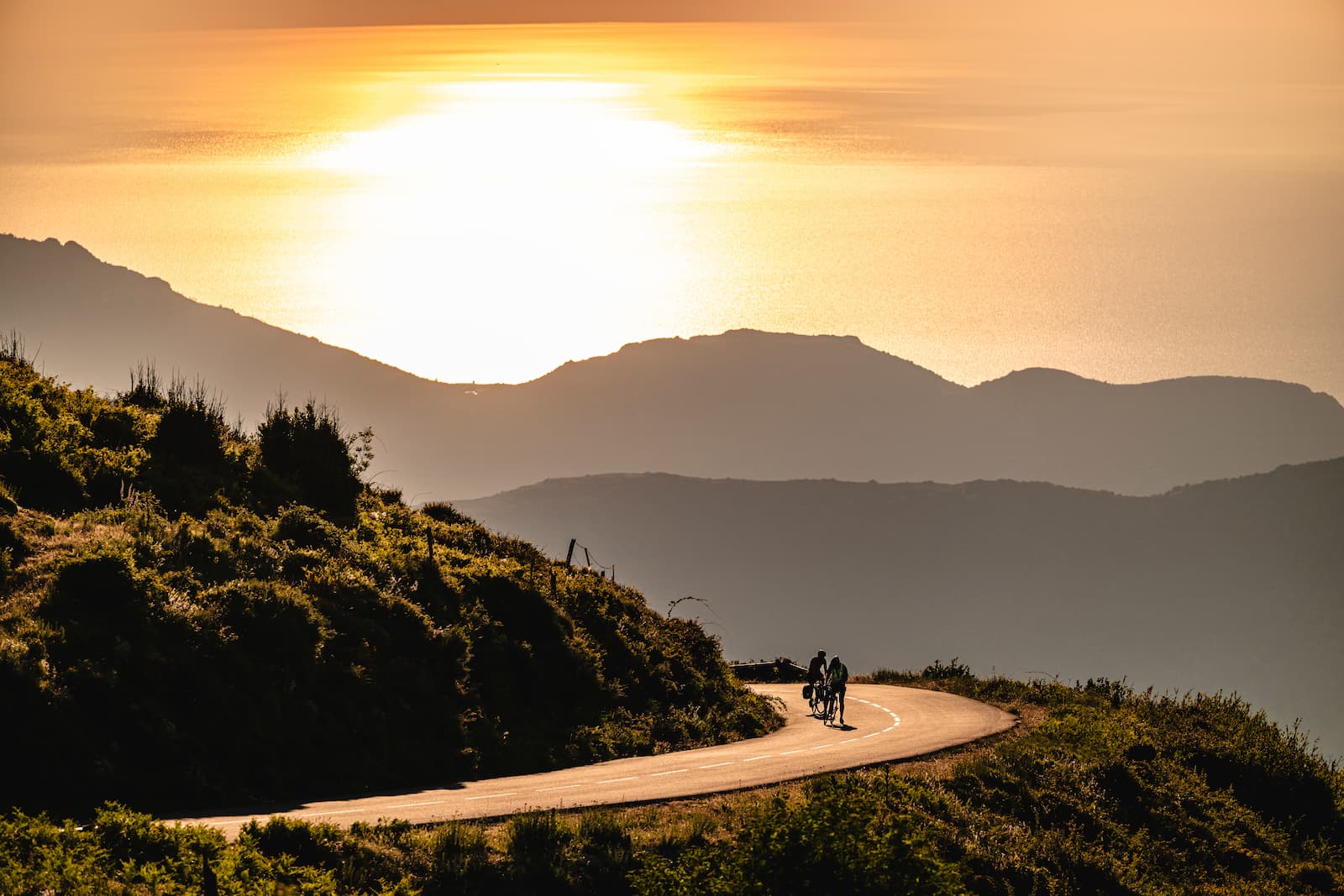 La montagne dans la mer – the film of the BikingMan Corsica 2026